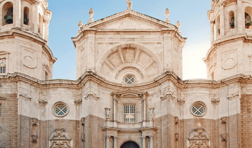 CADIZ AND ITS 5 MONUMENTS