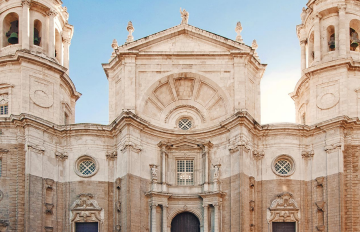 CADIZ AND ITS 5 MONUMENTS